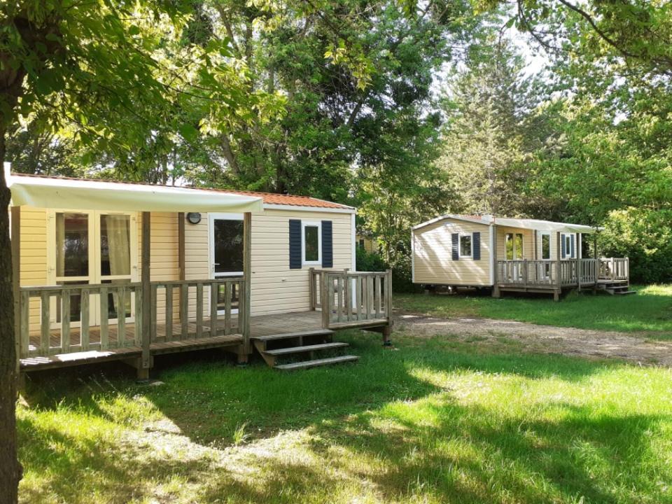 Attigny Camping Le Vallage מראה חיצוני תמונה